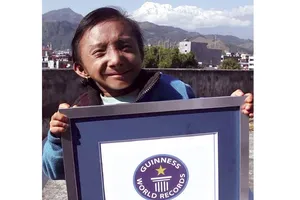 Người đàn ông thấp nhất thế giới qua đời