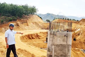 Người dân hiến đất xây dựng cầu thôn 6, xã Tân Lập