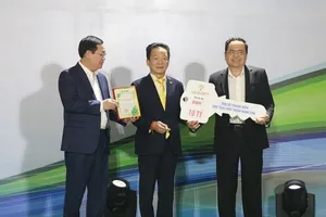 Doanh nhân Đỗ Quang Hiển cùng Tập đoàn T&T Group, Ngân hàng SHB thường xuyên đồng hành cùng các chương trình xã hội, vì cộng đồng