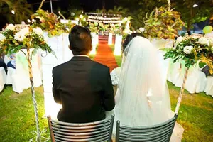 Nhiều bạn trẻ ngại kết hôn khi mọi thứ chưa thật sự sẵn sàng, nhất là tài chính. Ảnh minh họa