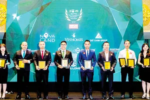 Lần thứ 2 liên tiếp, Tập đoàn Đất Xanh góp mặt trong danh sách Tốp 10 nhà phát triển bất động sản tiêu biểu do Tạp chí Nhịp cầu Đầu tư bình chọn