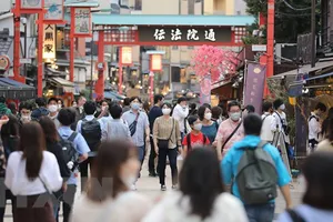 Người dân tại thủ đô Tokyo của Nhật Bản. Ảnh: TTXVN