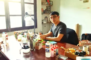 Họa sĩ trẻ Phan tiếp tục với những tác phẩm của mình