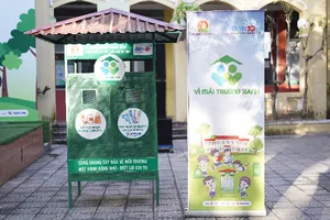 Thu gom rác gây quỹ học bổng