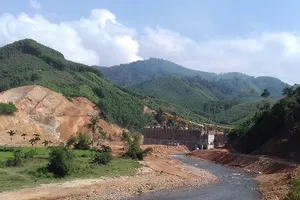 Hồ chứa Đồng Mít bắt đầu tích nước chống hạn