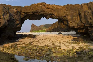 Cổng Tò Vò thuộc huyện đảo Lý Sơn