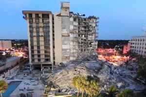 Tòa nhà Champlain Towers South