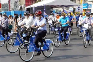 Dự án xe đạp công cộng được thí điểm trên vỉa hè quận 1 trong 12 tháng