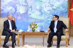 Thủ tướng Phạm Minh Chính tiếp Tổng Giám đốc toàn cầu Tập đoàn Warburg Pincus (Hoa Kỳ) Charles R. Kaye. Ảnh: TTXVN