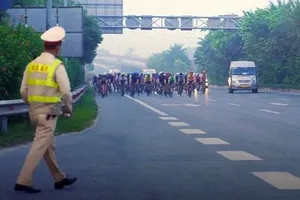 Tụ tập, tổ chức đạp xe vào đường cấm, cao tốc phải xử nặng