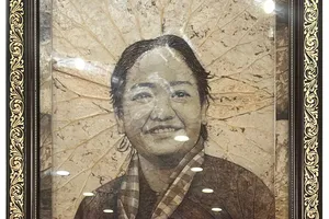 Bảo tàng Phụ nữ Việt Nam tiếp nhận chân dung bà Nguyễn Thị Định làm từ lá sen