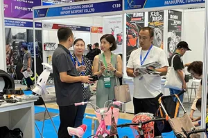 Trải nghiệm, so sánh, tìm hiểu xu hướng luyện tập thể thao hiện đại. Ảnh: ĐĂNG PHÚC