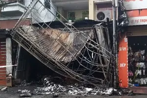 Cháy cửa hàng quần áo, một người tử vong