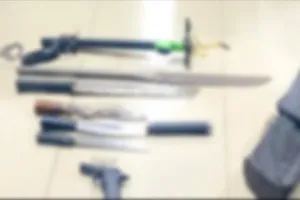 Công an Đồng Nai đã kịp thời ngăn chặn nhóm thanh niên chuẩn bị mang vũ khí thô sơ đi hỗn chiến. Ảnh: CACC