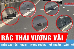 Nhiều loại rác thải trên cao tốc TPHCM - Trung Lương - Mỹ Thuận - Cần Thơ
