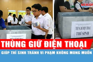 Huế: Lập thùng giữ điện thoại, giúp thí sinh tránh vi phạm không mong muốn