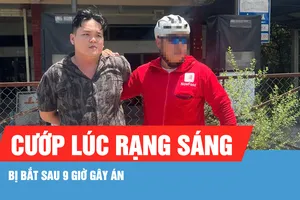 Dí dao cướp tiền vàng của nữ chủ quán cà phê