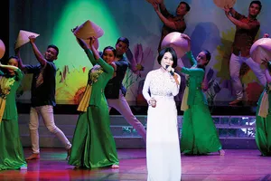 Chương trình nghệ thuật “Sắc màu thời gian”