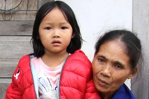 Hai bà cháu khổ nghèo, không nơi nương tựa