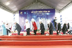 Tòa tháp S1 dự án SunShine City Sài Gòn do Công ty CP  Tập đoàn Xây dựng Hòa Bình thi công vượt tiến