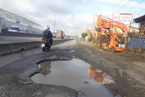 Hố khủng gây nguy hiểm