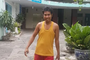 Chiếc chân giả ấm tình người