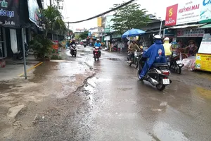 Đường sụp lún, đọng nước quanh năm