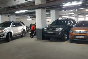 Đau đầu chuyện chỗ để ô tô ở chung cư