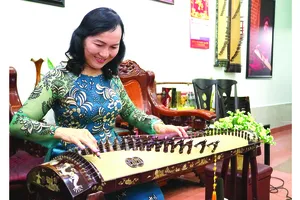 Thổn thức… tiếng đàn tranh                                                           