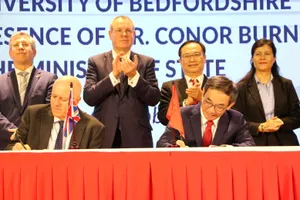 Lễ ký kết liên kết đào tạo chương trình du học tại chỗ giữa Đại học Quốc tế Hồng Bàng (HIU) và Đại học Bedfordshire (Anh)