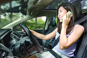 Những mối phân tâm không ngờ tới khi lái xe hàng ngày và cách để phòng tránh