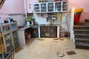 Nền nhà của ông Võ Văn Tặc  bị sụt lún