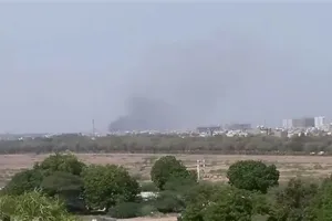 Hiện trường vụ rơi máy bay. Ảnh: Pakistan Times