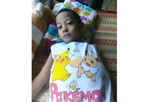 Vợ chồng nghèo nuôi con bệnh ung thư