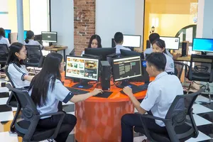 Thu hẹp trường chuyên, thu học phí cao hơn