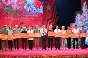 Chương trình “Màu hoa đỏ” - Món quà ý nghĩa tri ân những người có công