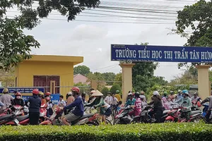 Trường Tiểu học thị trấn Tân Hưng, nơi xảy ra lạm thu các khoản tiền của phụ huynh 