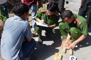 Vụ buôn lậu 51kg vàng qua biên giới: Khởi tố bổ sung 2 bị can