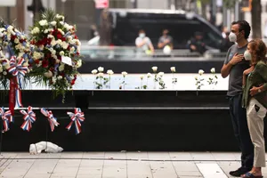 Tưởng niệm các nạn nhân vụ khủng bố 11-9 ở Manhattan, New York