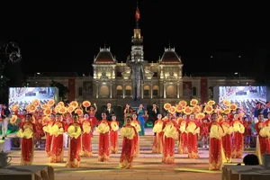 Chương trình nghệ thuật "Việt Nam trong trái tim ta"