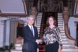  Phó Chủ tịch UBND TPHCM Ngô Minh Châu tiếp Thượng nghị sĩ Đức  Kristina Vogt. Ảnh: TTXVN