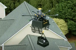 Máy bay  không người lái của Flytrex Aviation khi giao hàng vẫn cần con người giám sát