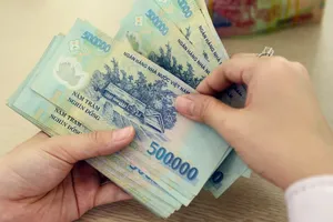 Bắt người phụ nữ tống tiền chủ thầu xây dựng trái phép