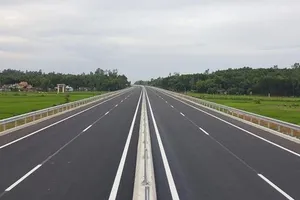 Làm rõ phương án thực hiện dự án đường cao tốc TPHCM - Chơn Thành