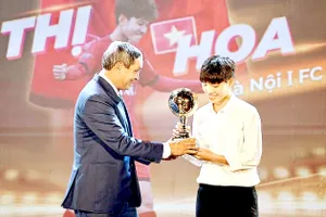 Hoa xương rồng giữa sa mạc