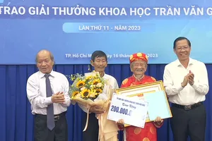 "Gia Định - Sài Gòn - Thành phố Hồ Chí Minh: Dặm dài lịch sử (1698-2020)" đoạt giải Trần Văn Giàu