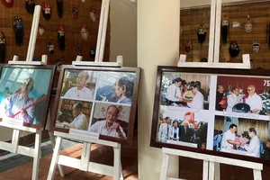 Một số hình ảnh Giáo sư Hoàng Châu Ký được trưng bày tại Nhà hát Tuồng Nguyễn Hiển Dĩnh (TP Đà Nẵng)