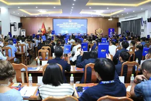 Quan tâm phát triển bóng đá phong trào