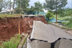 Vụ sạt lở đường Hồ Chí Minh ở Đắk Nông: Nhà đầu tư phải khắc phục sự cố