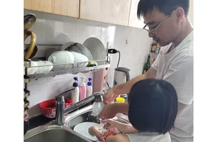 Hãy để “bão giông” bên ngoài cánh cửa